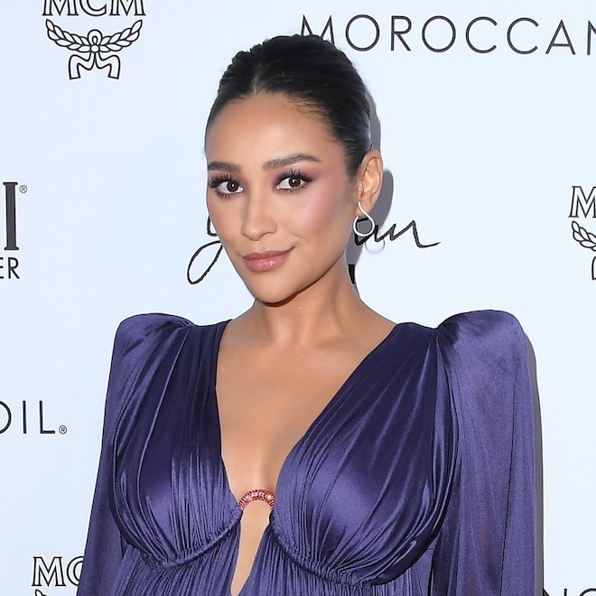 Shay Mitchell, The Daily Front Row's 6th Annual Fashion Los Angeles Awards